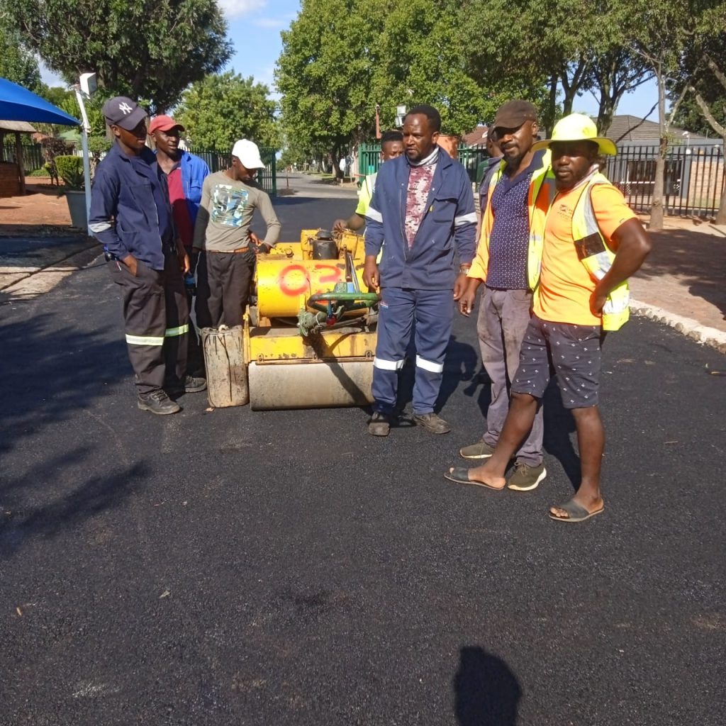 Tar and Asphalt Paving